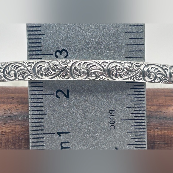 Beautiful Vintage Sterling Silver Bangle with amazing paisley design by Beau - Picture 8 of 12